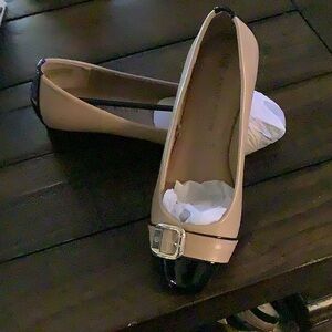 Chic Beige and Black Flats with Buckle